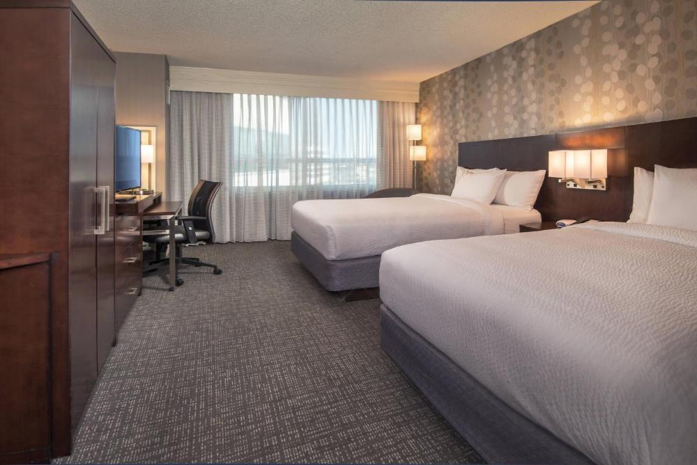 Queen Room with Two Queen Beds interior